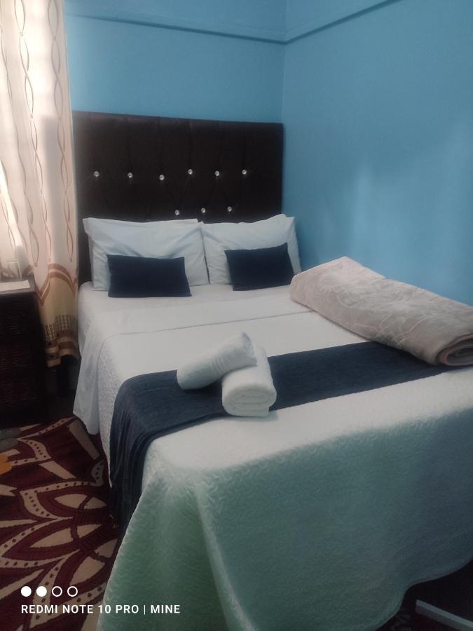 The Croc Guest House Springs  Extérieur photo
