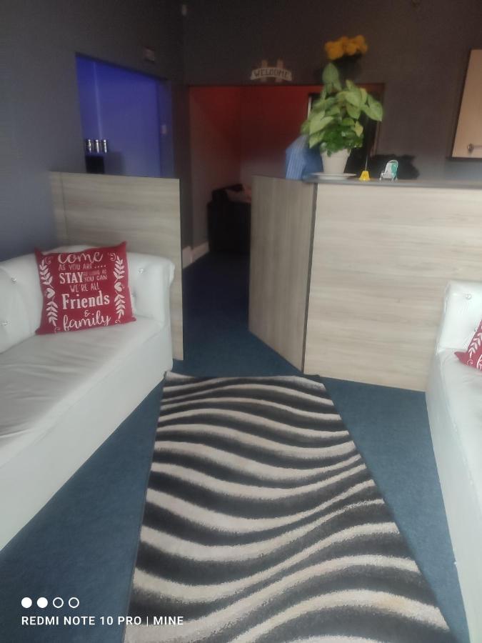 The Croc Guest House Springs  Extérieur photo