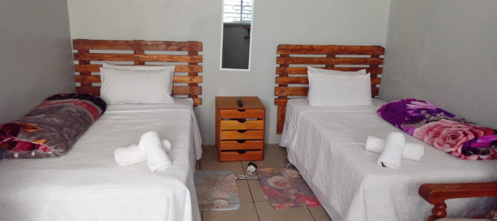 The Croc Guest House Springs  Extérieur photo